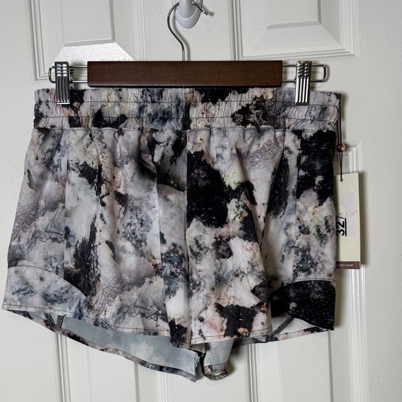 CALIA by Carrie Underwood Pants - CALIA Run Collection Infinity Shorts XS Mid Rise 3” Inseam Lined NWT